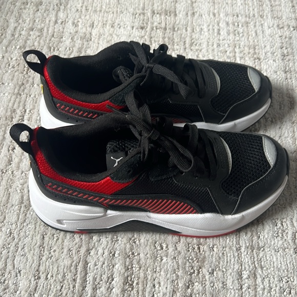 Black & Red Ferrari Sneakers Size 5.5 - Picture 2 of 5